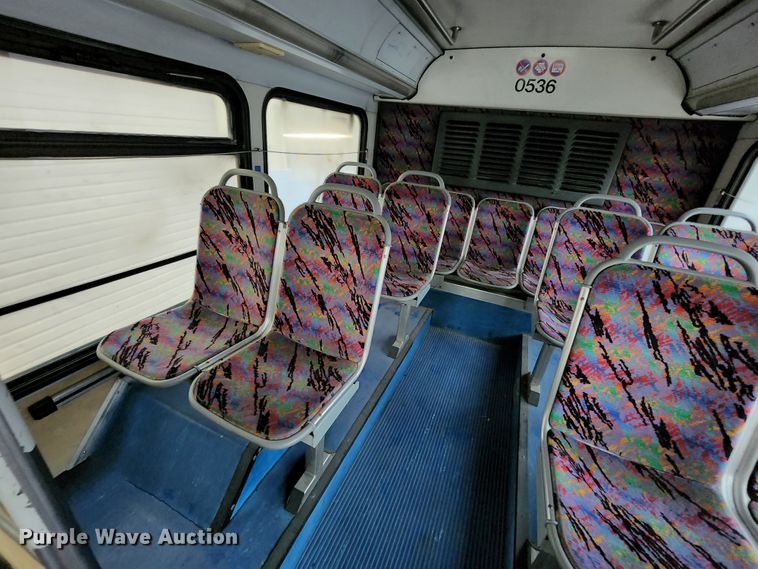 image for item JB9032 2005 Gillig G29E102R2  coach bus