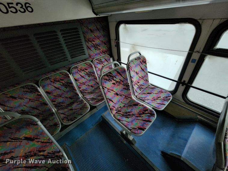 image for item JB9032 2005 Gillig G29E102R2  coach bus