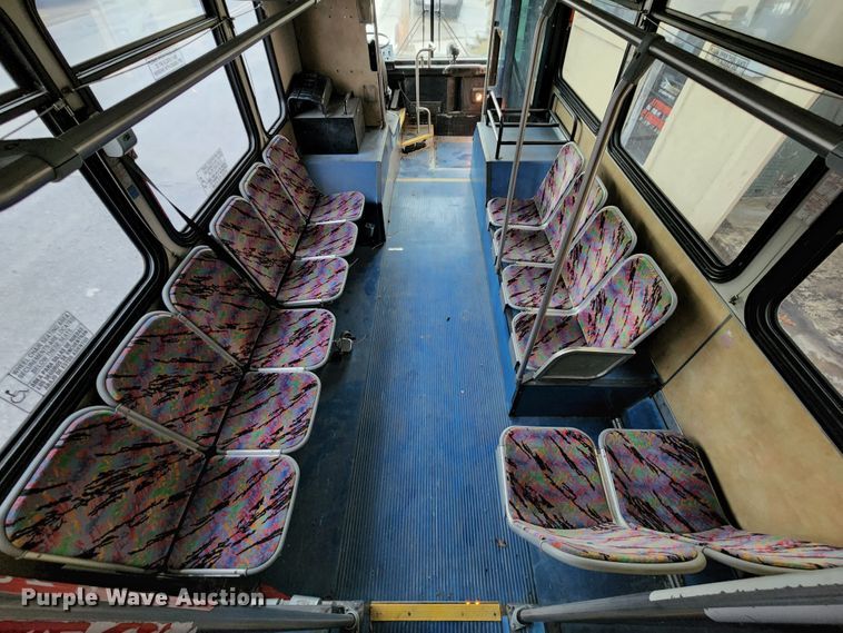 image for item JB9032 2005 Gillig G29E102R2  coach bus