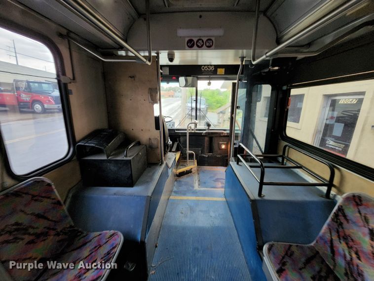 image for item JB9032 2005 Gillig G29E102R2  coach bus