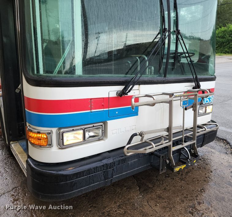 image for item JB9032 2005 Gillig G29E102R2  coach bus