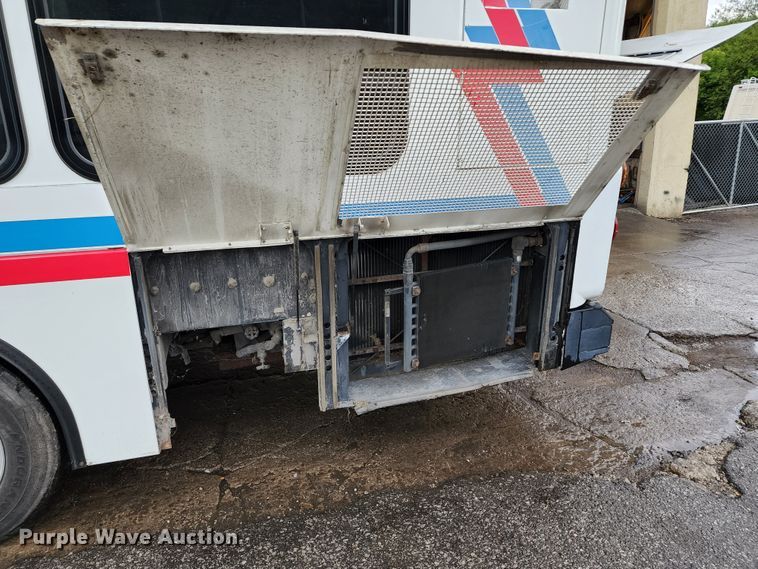 image for item JB9032 2005 Gillig G29E102R2  coach bus