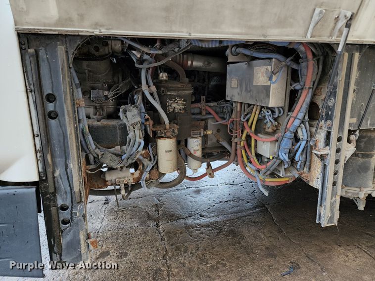 image for item JB9032 2005 Gillig G29E102R2  coach bus