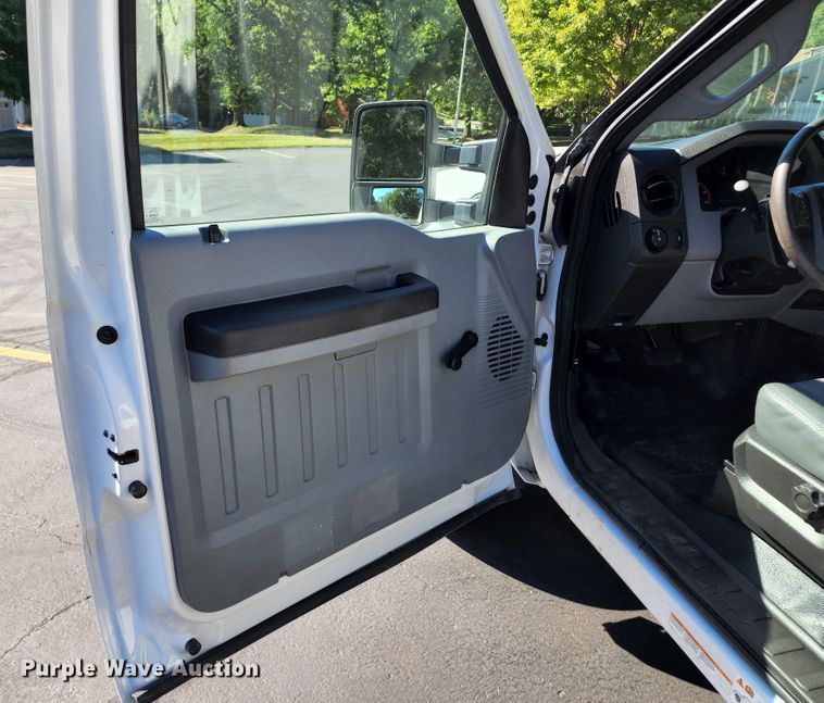 image for item JB9072 2016 Ford F450 Super Duty XL  flatbed truck