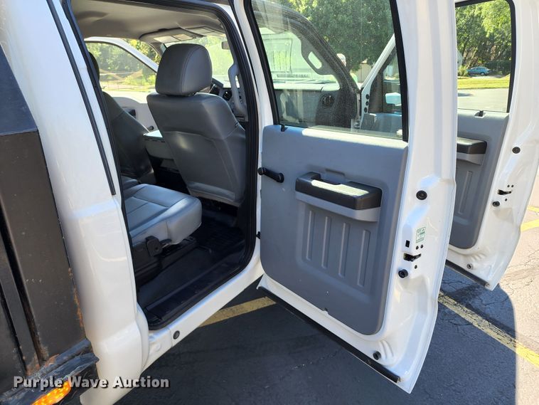 image for item JB9072 2016 Ford F450 Super Duty XL  flatbed truck