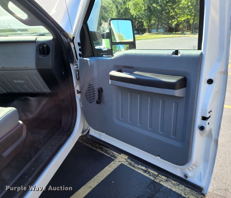 image for item JB9072 2016 Ford F450 Super Duty XL  flatbed truck