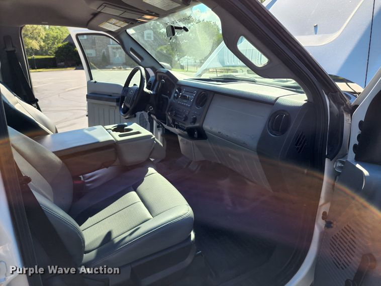 image for item JB9072 2016 Ford F450 Super Duty XL  flatbed truck