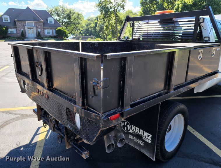 image for item JB9072 2016 Ford F450 Super Duty XL  flatbed truck