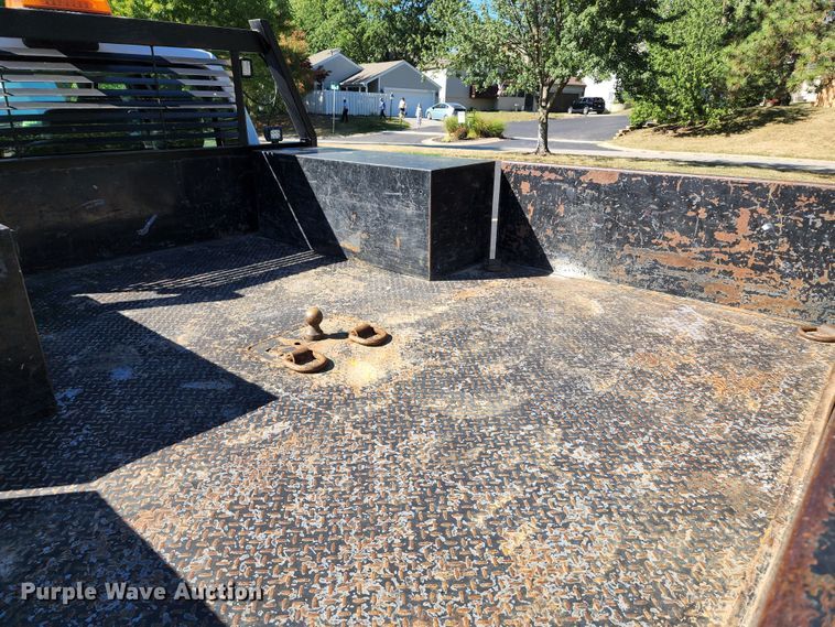 image for item JB9072 2016 Ford F450 Super Duty XL  flatbed truck