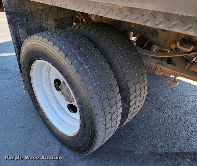 image for item JB9072 2016 Ford F450 Super Duty XL  flatbed truck