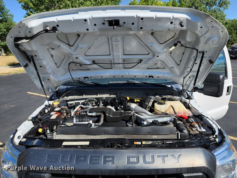 image for item JB9072 2016 Ford F450 Super Duty XL  flatbed truck