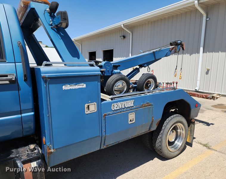image for item JB9075 1992 GMC TopKick C6500  tow truck