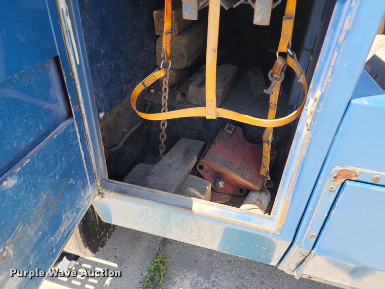 image for item JB9075 1992 GMC TopKick C6500  tow truck