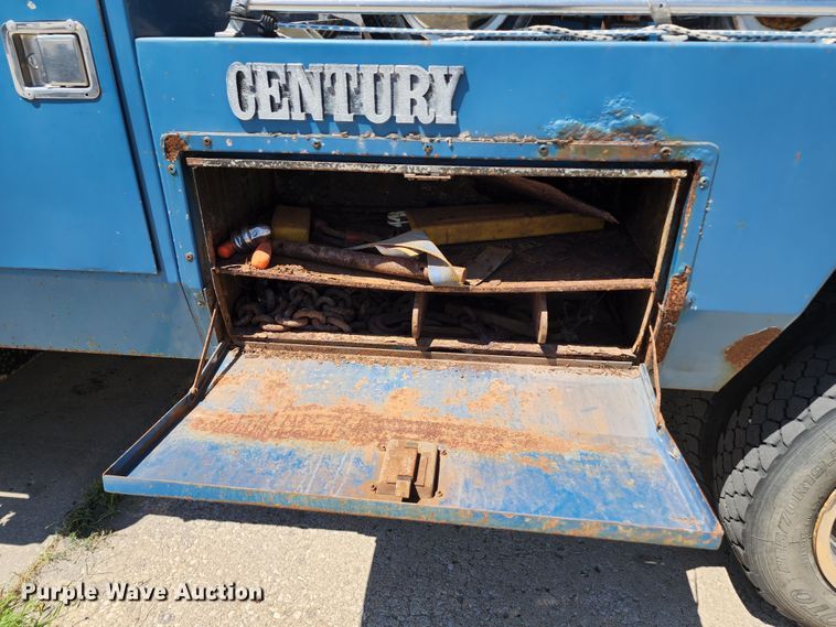 image for item JB9075 1992 GMC TopKick C6500  tow truck