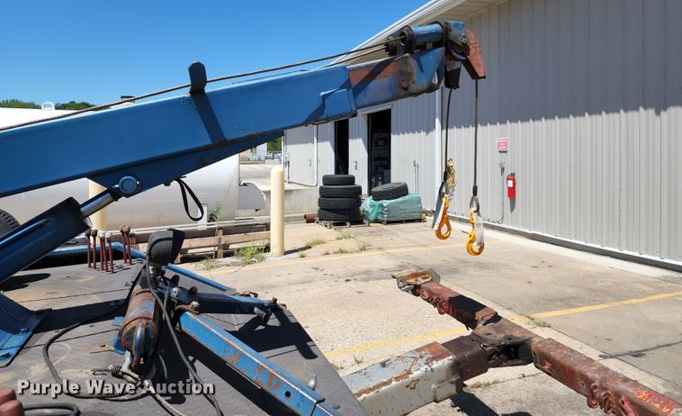 image for item JB9075 1992 GMC TopKick C6500  tow truck