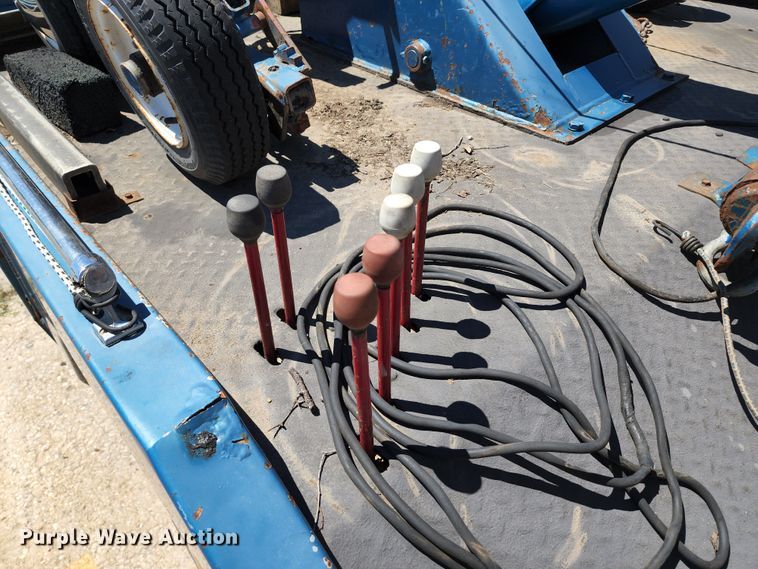 image for item JB9075 1992 GMC TopKick C6500  tow truck