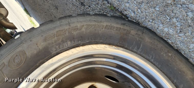 image for item JB9075 1992 GMC TopKick C6500  tow truck