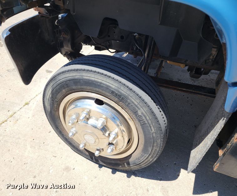 image for item JB9075 1992 GMC TopKick C6500  tow truck