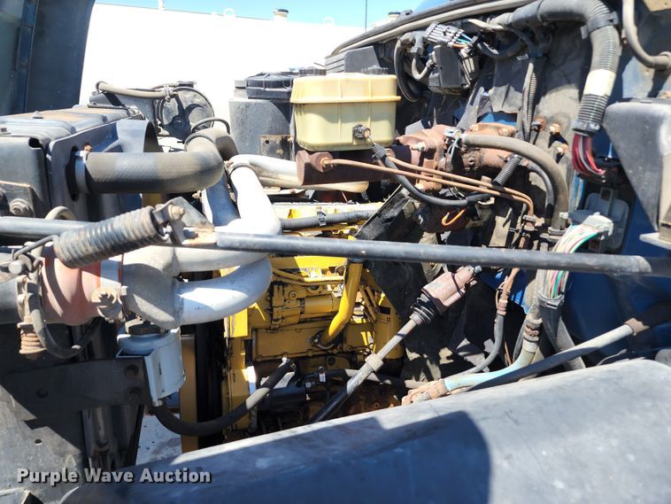 image for item JB9075 1992 GMC TopKick C6500  tow truck