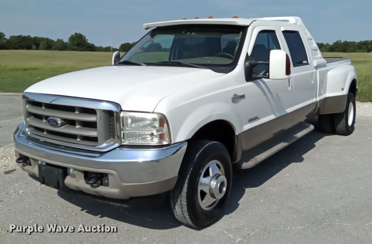 image for item JL9955 2004 Ford F350 Super Duty King Ranch  Crew Cab pickup truck
