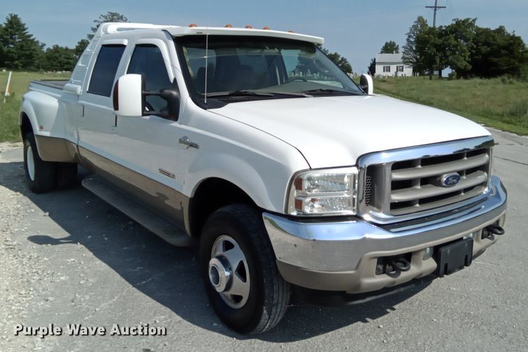 image for item JL9955 2004 Ford F350 Super Duty King Ranch  Crew Cab pickup truck