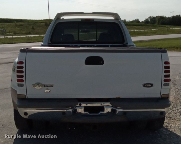image for item JL9955 2004 Ford F350 Super Duty King Ranch  Crew Cab pickup truck