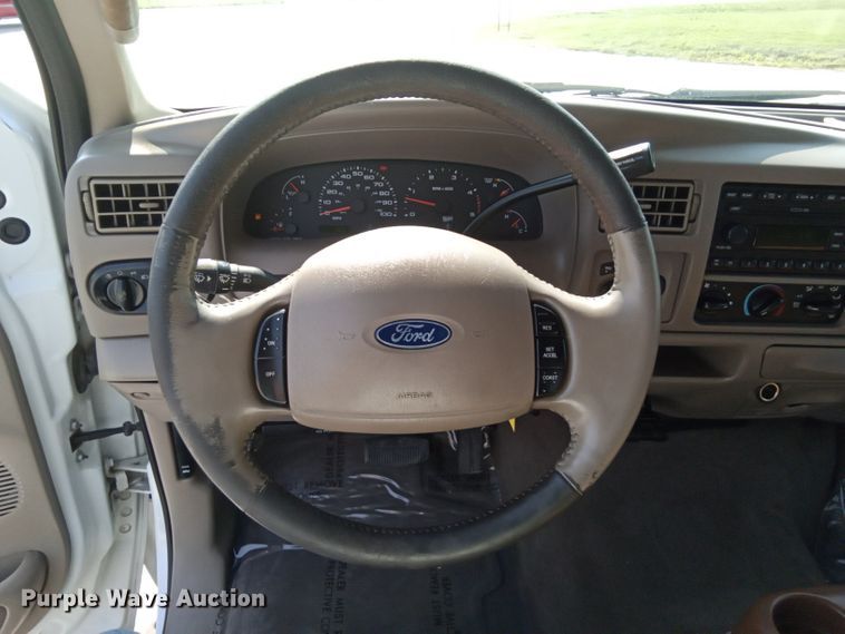 image for item JL9955 2004 Ford F350 Super Duty King Ranch  Crew Cab pickup truck