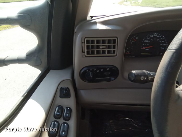 image for item JL9955 2004 Ford F350 Super Duty King Ranch  Crew Cab pickup truck