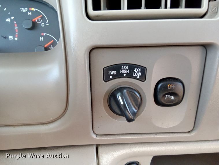 image for item JL9955 2004 Ford F350 Super Duty King Ranch  Crew Cab pickup truck