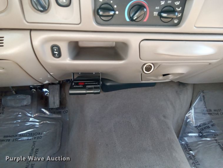 image for item JL9955 2004 Ford F350 Super Duty King Ranch  Crew Cab pickup truck