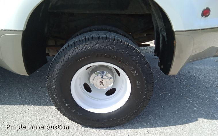 image for item JL9955 2004 Ford F350 Super Duty King Ranch  Crew Cab pickup truck