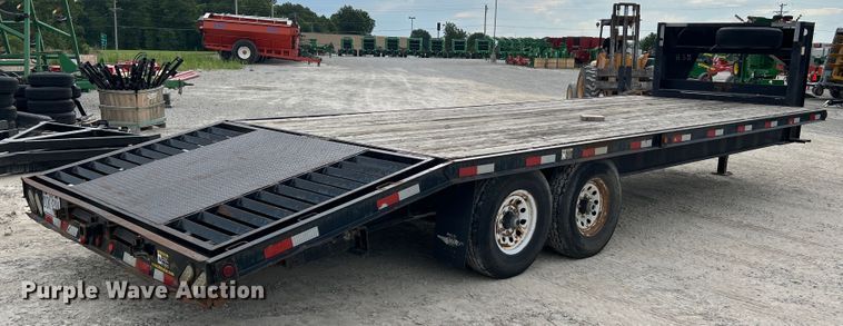 image for item JM9175 2004 H&H  equipment trailer