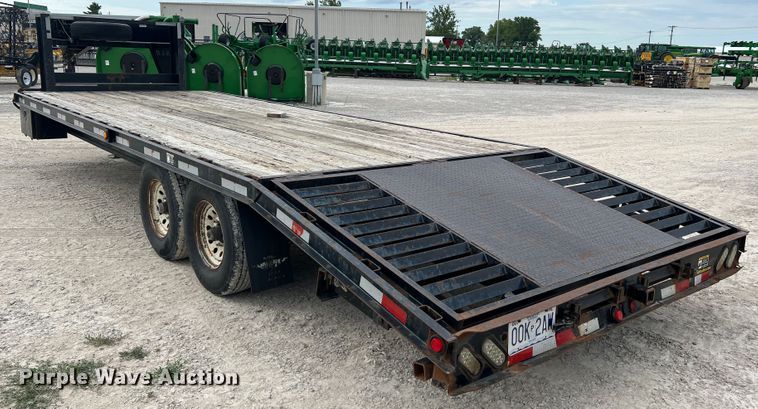 image for item JM9175 2004 H&H  equipment trailer