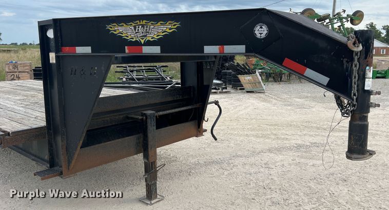 image for item JM9175 2004 H&H  equipment trailer