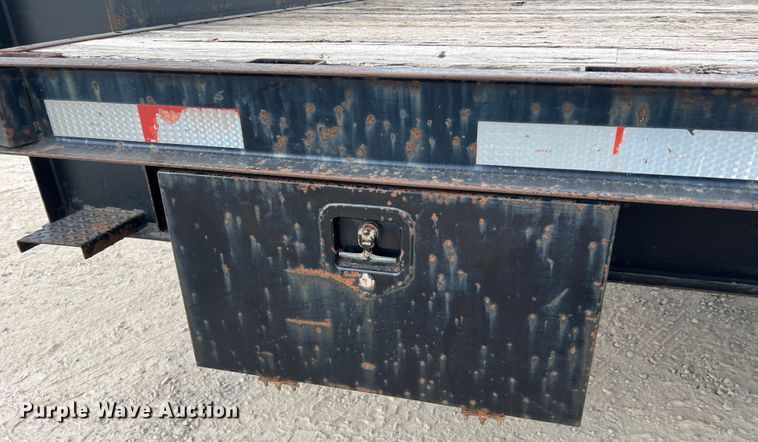 image for item JM9175 2004 H&H  equipment trailer