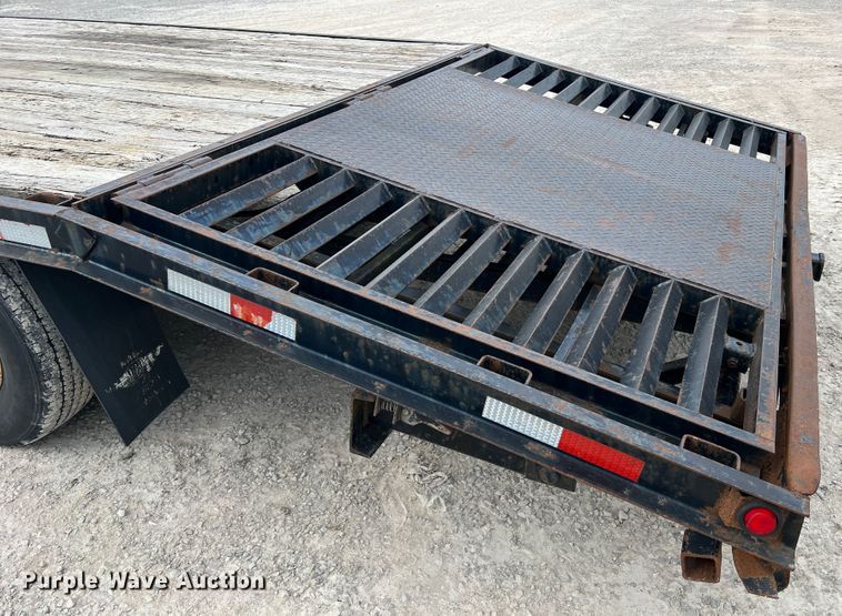 image for item JM9175 2004 H&H  equipment trailer