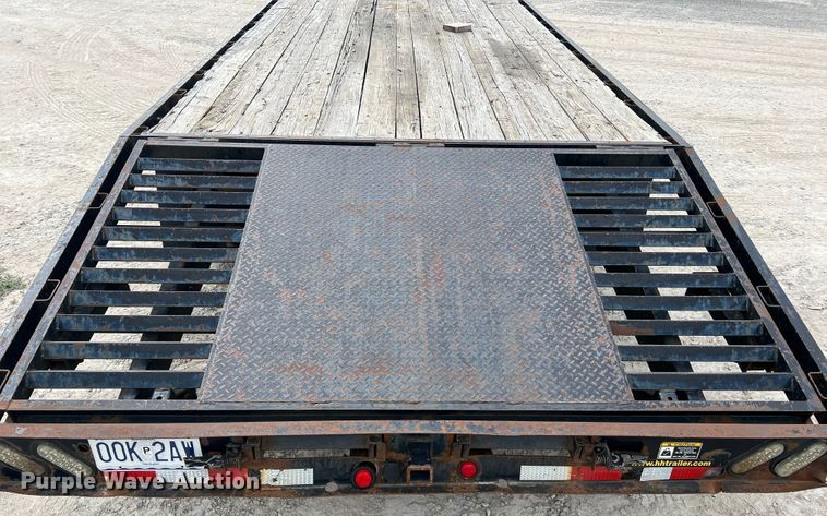 image for item JM9175 2004 H&H  equipment trailer