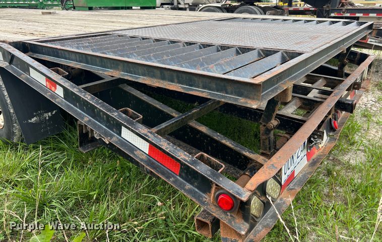image for item JM9175 2004 H&H  equipment trailer