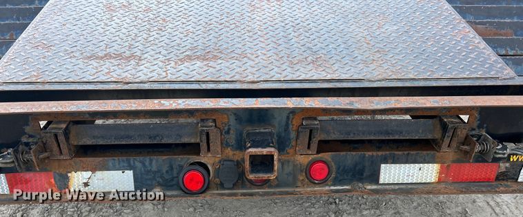 image for item JM9175 2004 H&H  equipment trailer