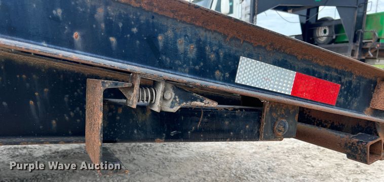 image for item JM9175 2004 H&H  equipment trailer