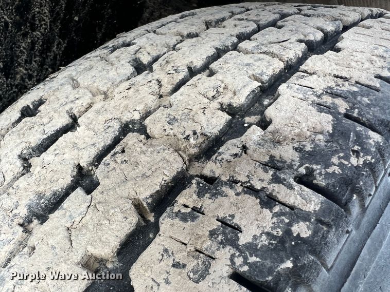 image for item JM9175 2004 H&H  equipment trailer