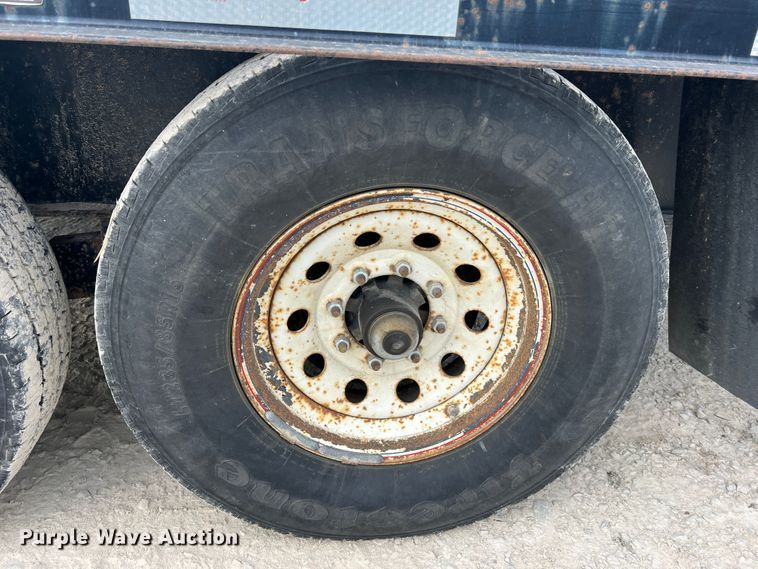 image for item JM9175 2004 H&H  equipment trailer