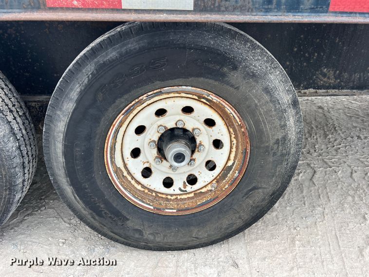 image for item JM9175 2004 H&H  equipment trailer