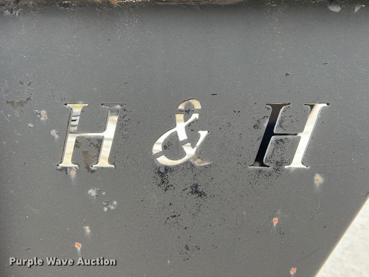 image for item JM9175 2004 H&H  equipment trailer