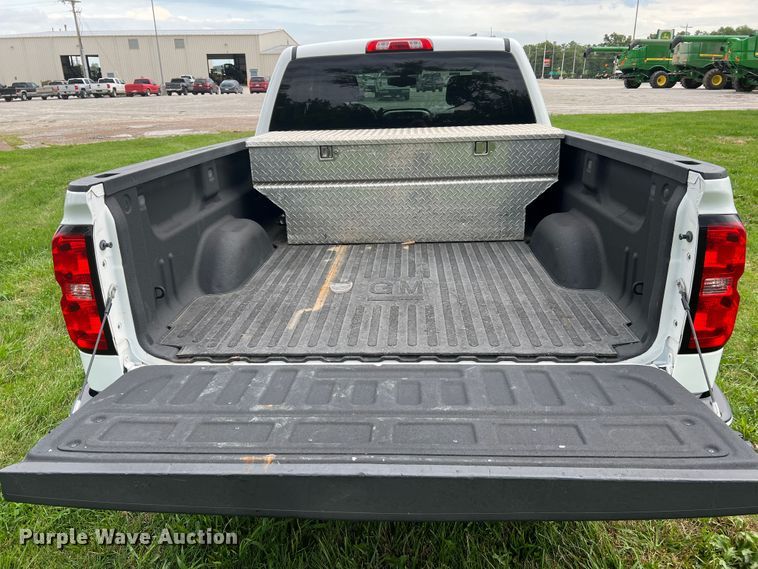 image for item JM9176 2015 Chevrolet Silverado 1500  Double Cab pickup truck