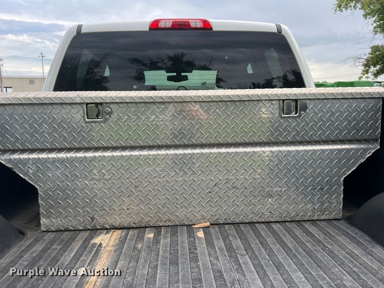 image for item JM9176 2015 Chevrolet Silverado 1500  Double Cab pickup truck