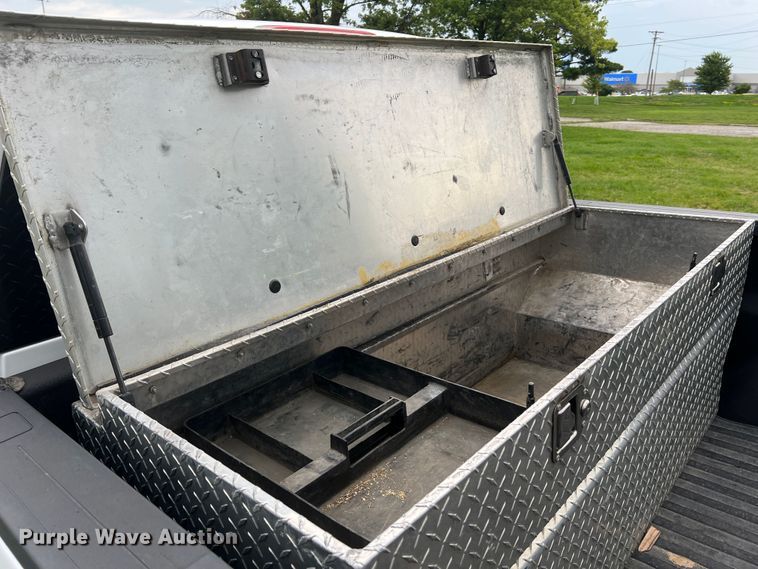 image for item JM9176 2015 Chevrolet Silverado 1500  Double Cab pickup truck