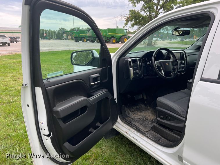 image for item JM9176 2015 Chevrolet Silverado 1500  Double Cab pickup truck