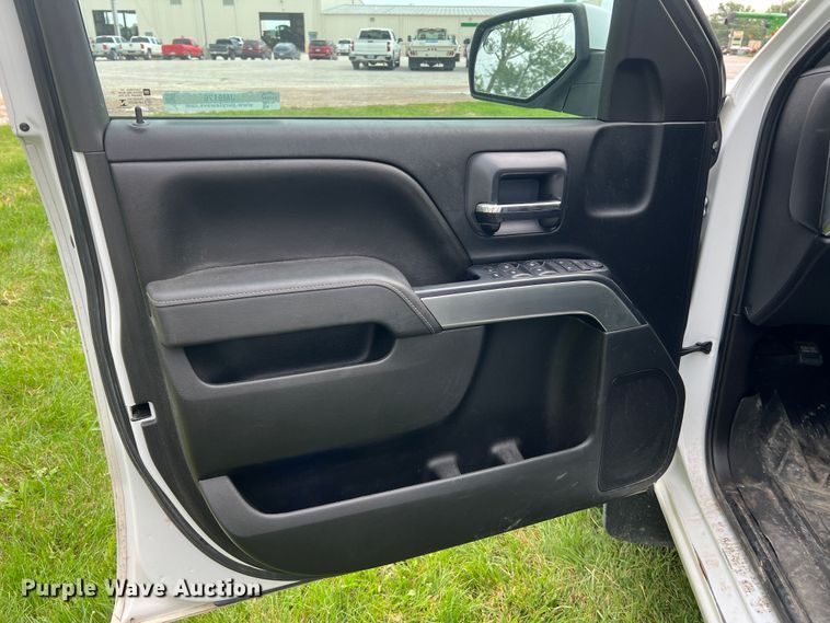 image for item JM9176 2015 Chevrolet Silverado 1500  Double Cab pickup truck