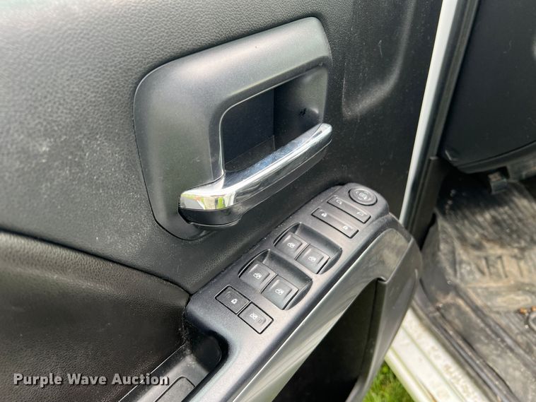 image for item JM9176 2015 Chevrolet Silverado 1500  Double Cab pickup truck